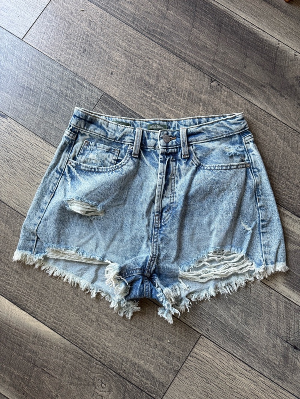 Wild Fable Light Blue Distressed Denim Shorts Cutoff Easy-rigid Button Size 6